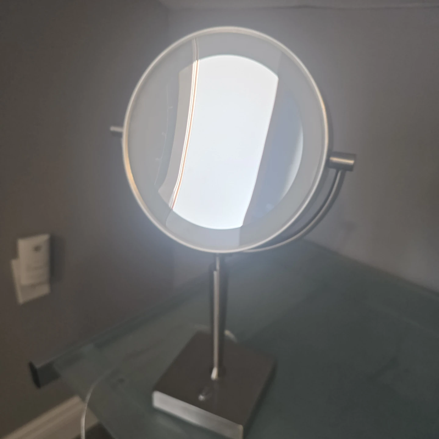 Illuminated Makeup Mirror - photo 2