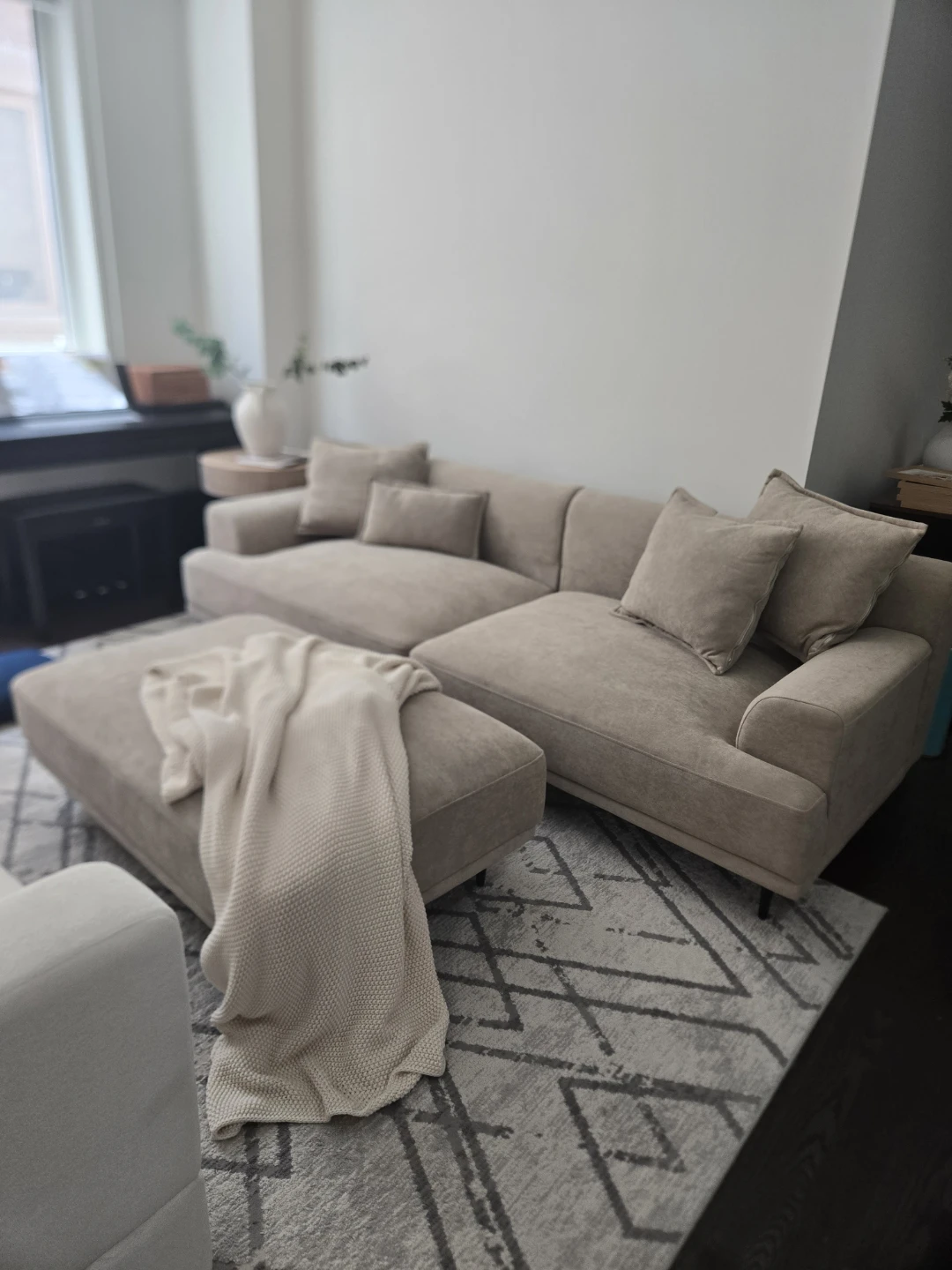 Warehouse sale brand new Sectional Sofa with Ottoman
