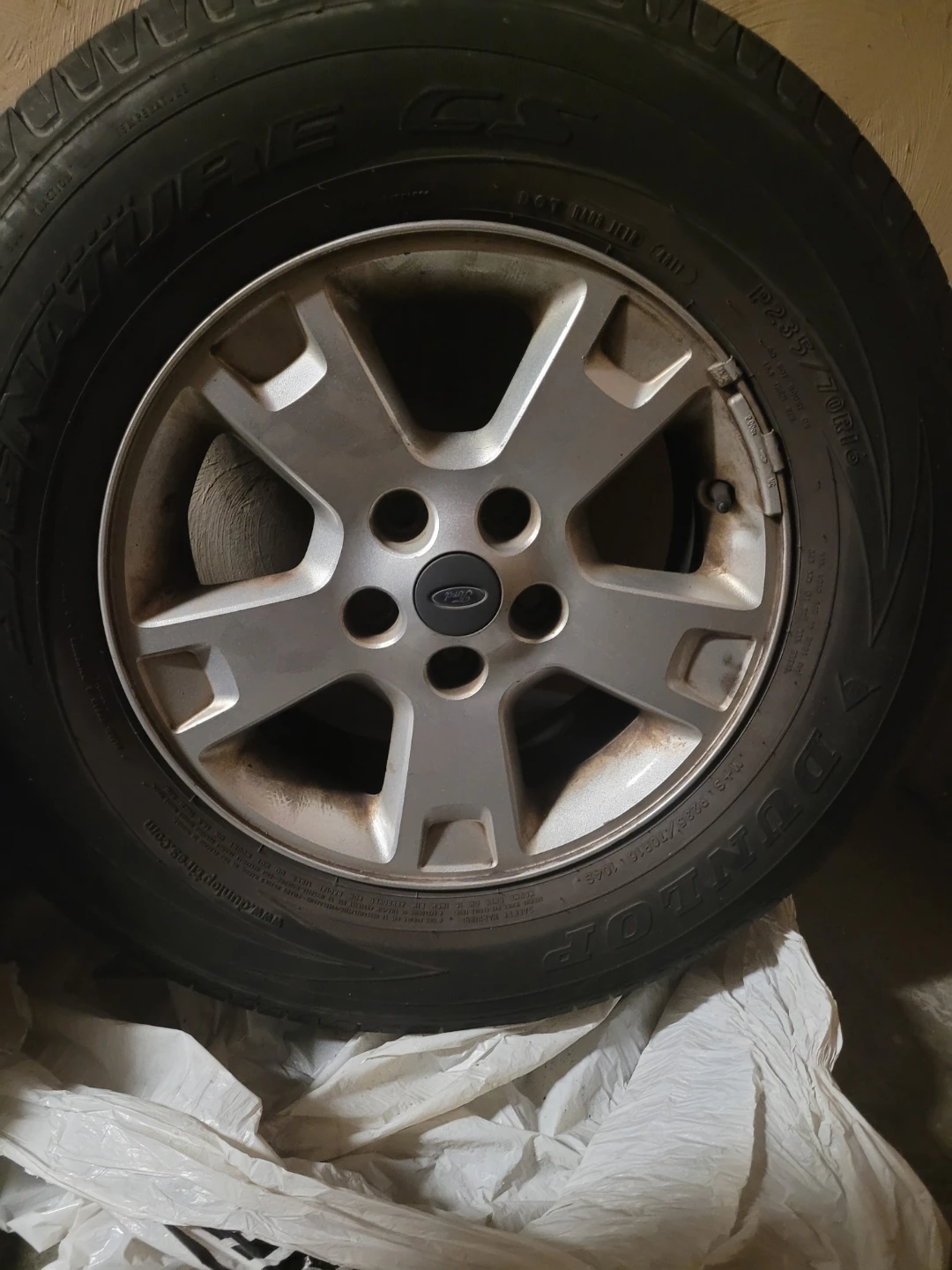Ford Alloy Wheel Rim with Dunlop Tire - photo 3
