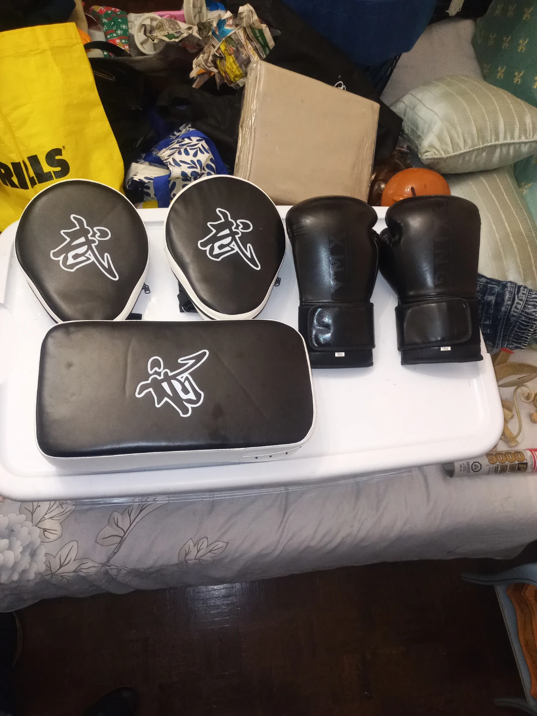 YMX Boxing Gloves 12oz - Focus Mitts - Kick Pad