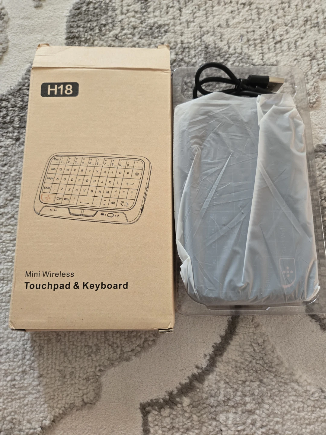 H18 Mini Wireless Touchpad & Keyboard