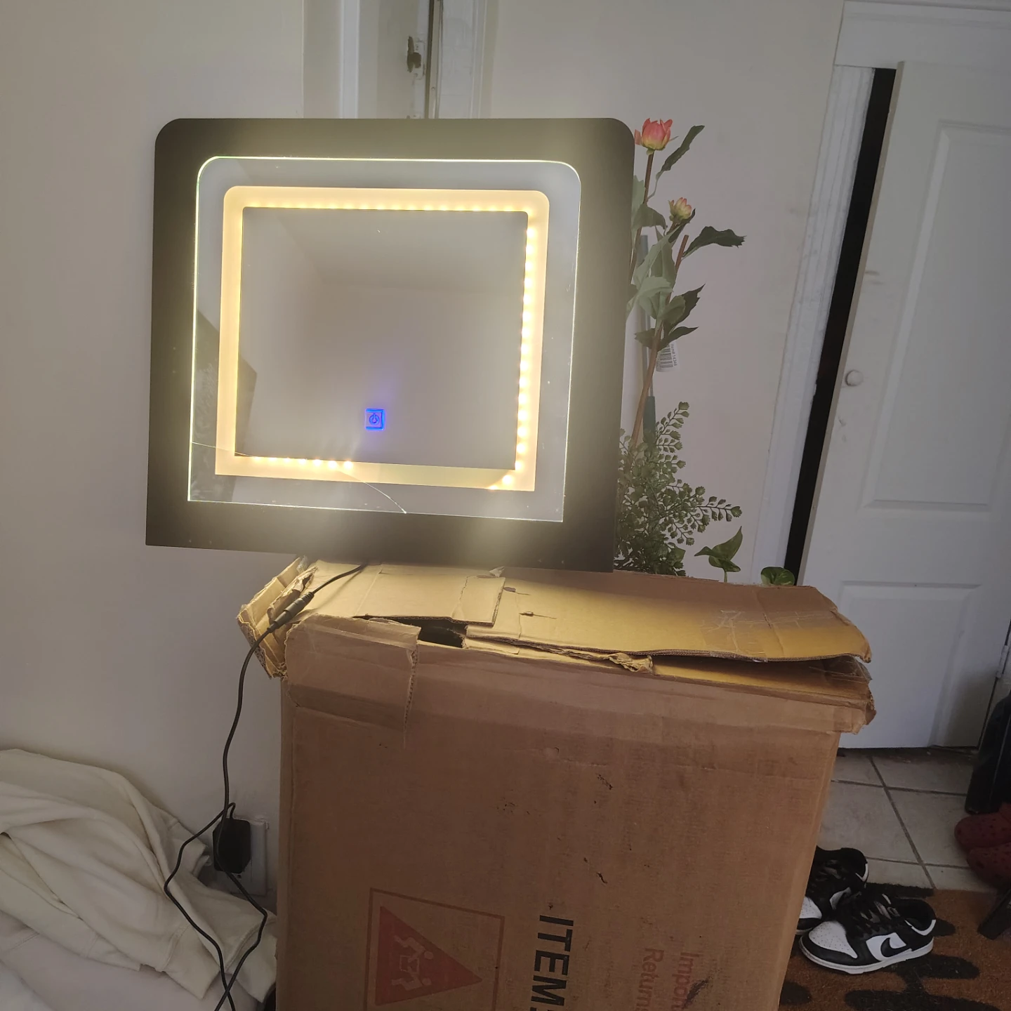Square Light-Up Mirror with LED Frame - photo 5
