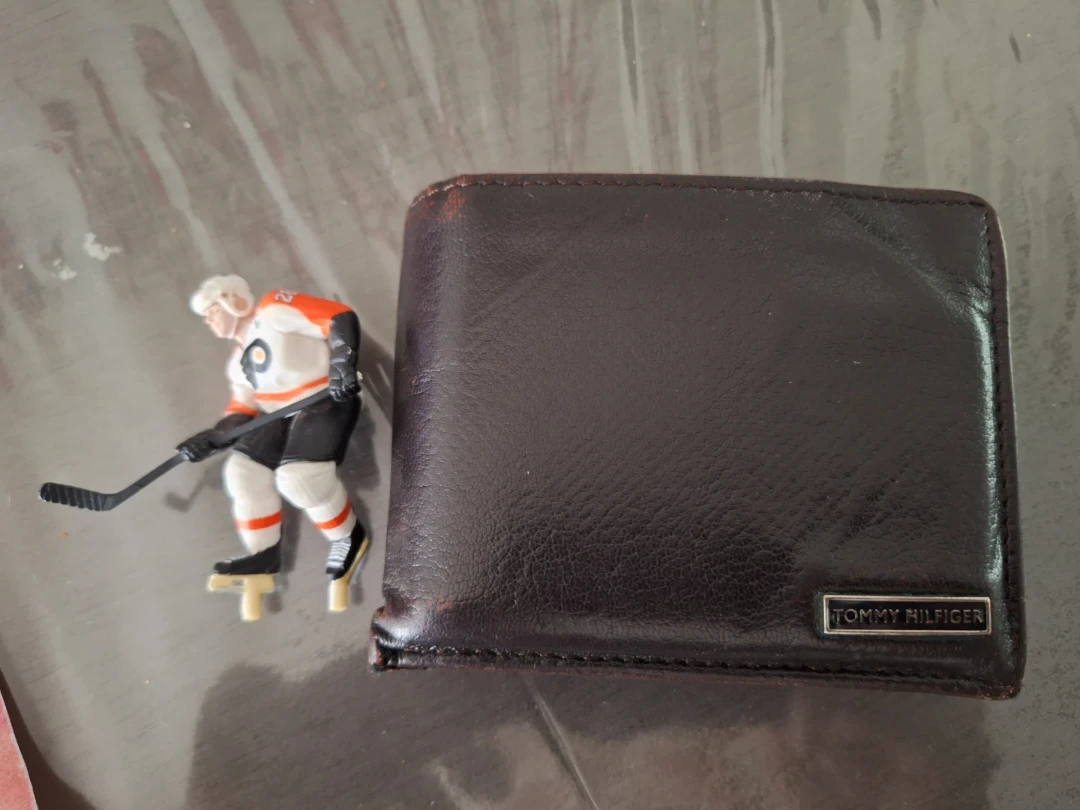 Claude Giroux Hockey Figure - photo 3