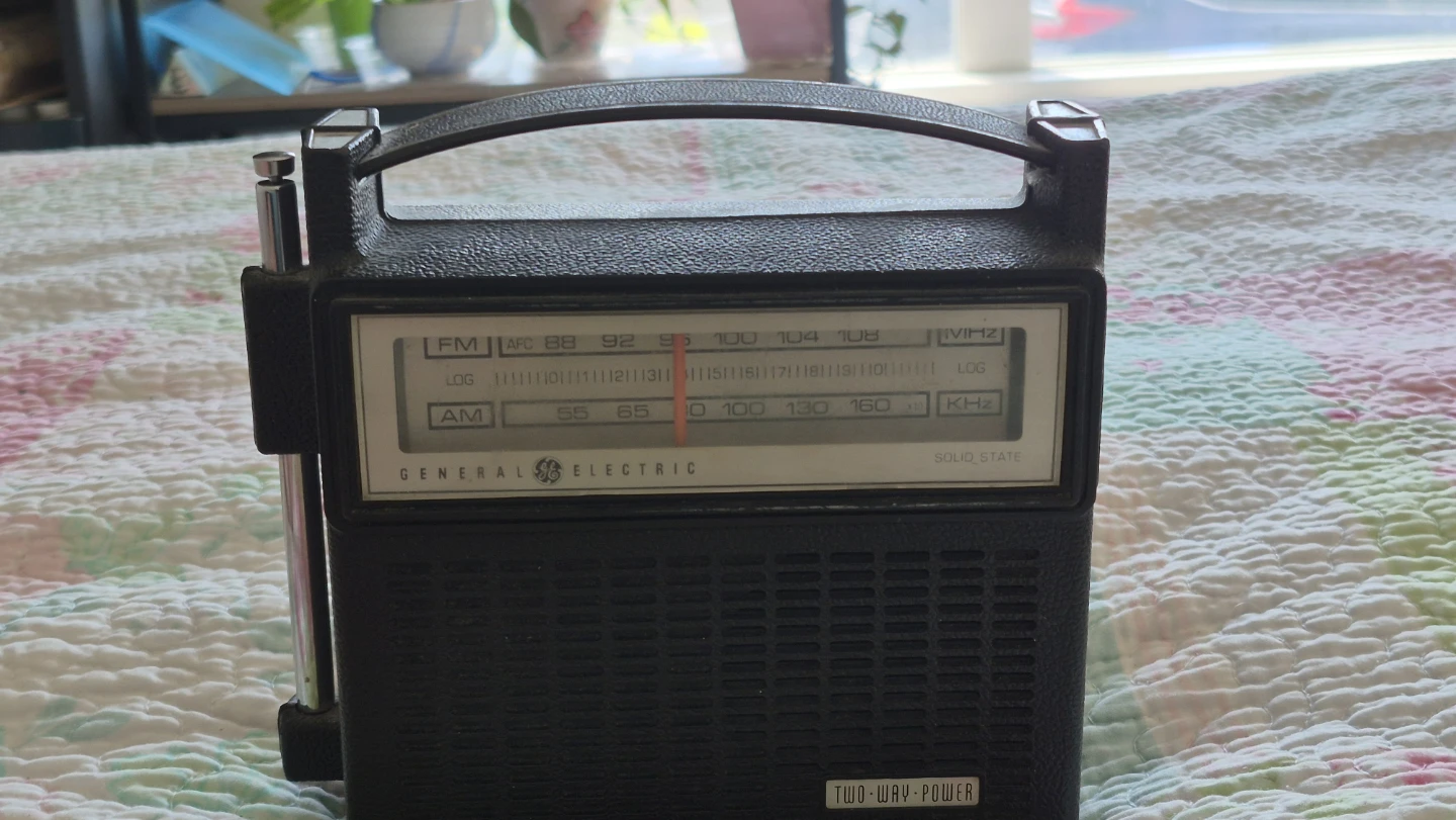 General Electric "Two-Way Power" AM/FM Radio