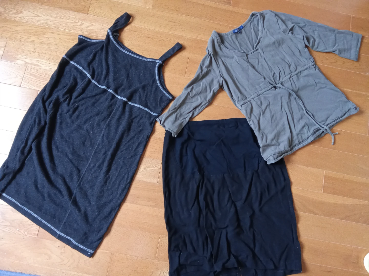 Maternity skirt and dress, nursing top XS/S