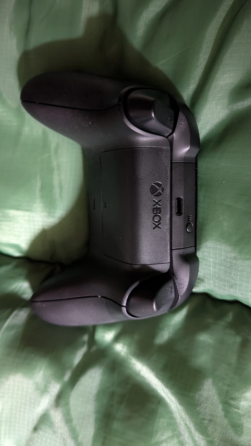 Microsoft Xbox Wireless Controller in Carbon Black - photo 2