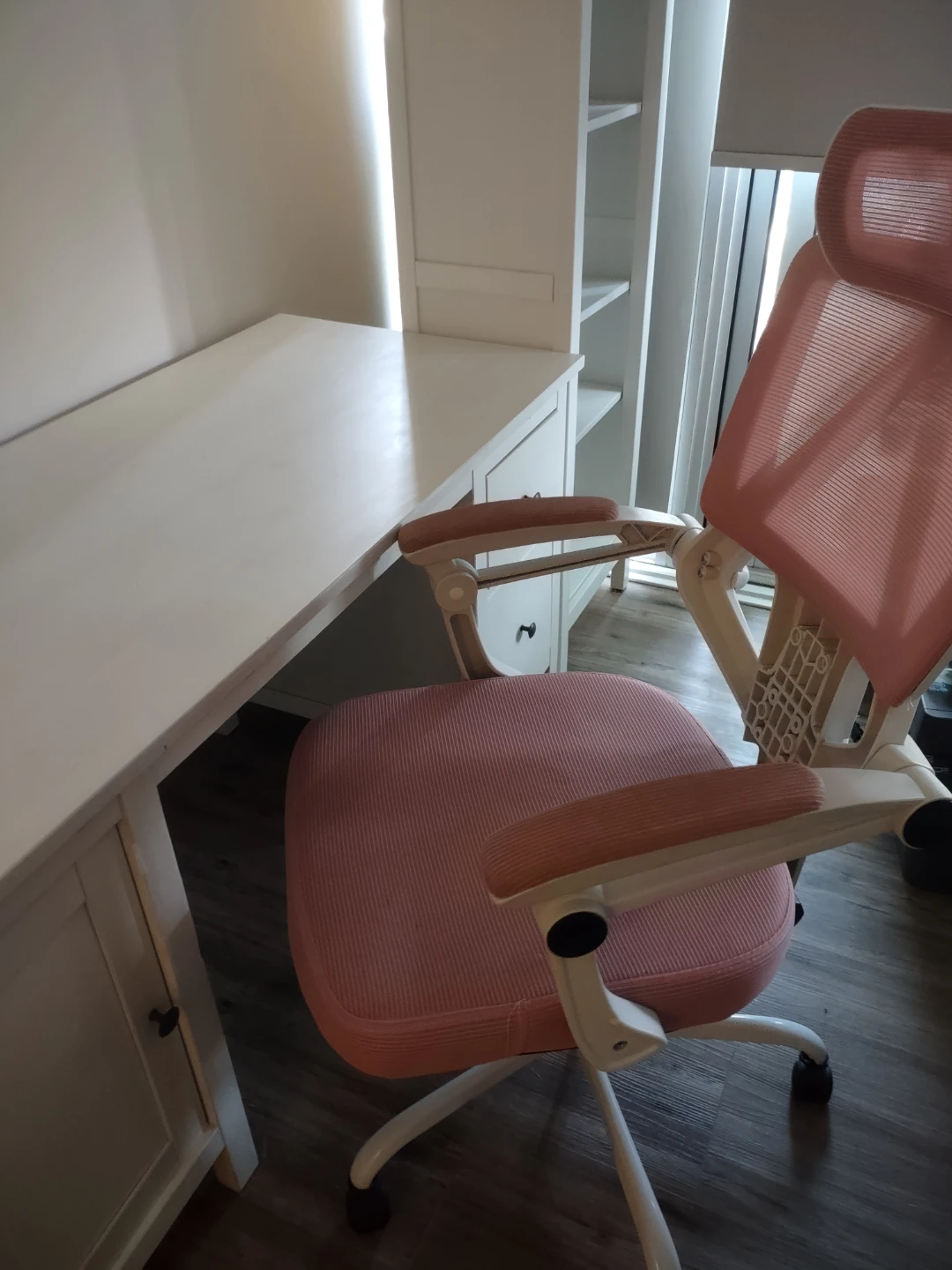 Pink Ergonomic Office Chair - photo 3