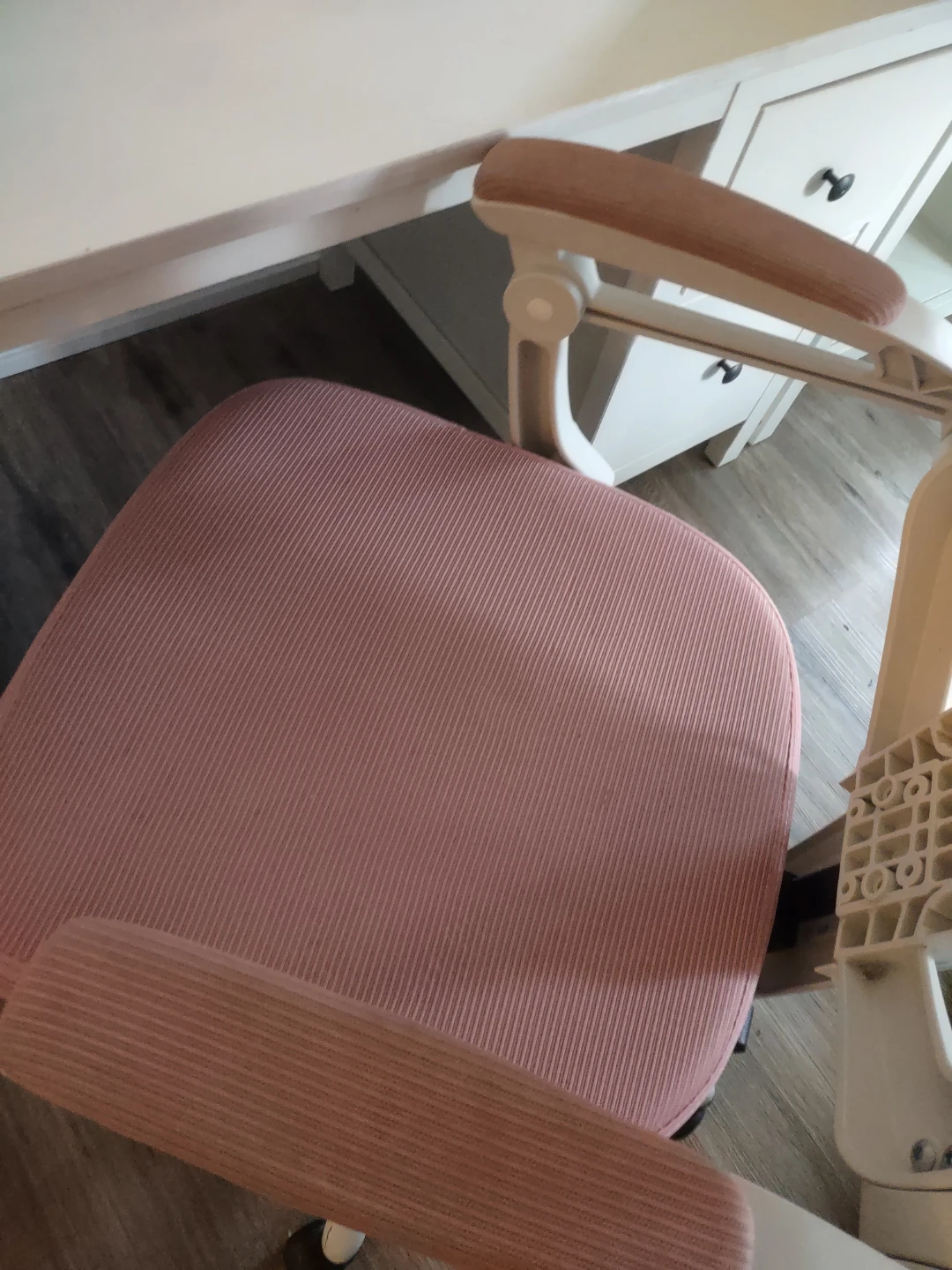 Pink Ergonomic Office Chair - photo 5