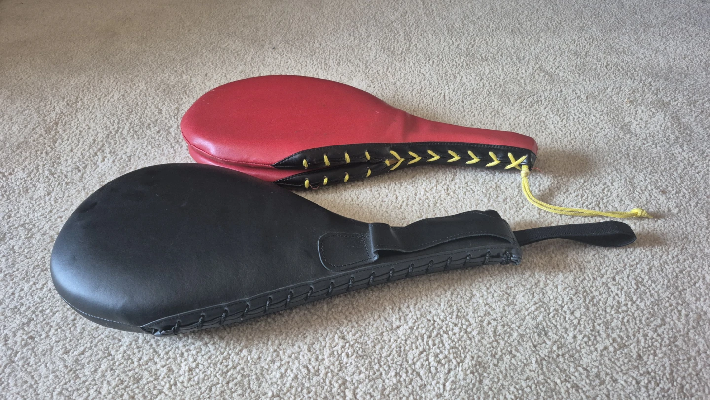 2 Martial Arts Taekwondo Kicking Target Mitts - photo 3
