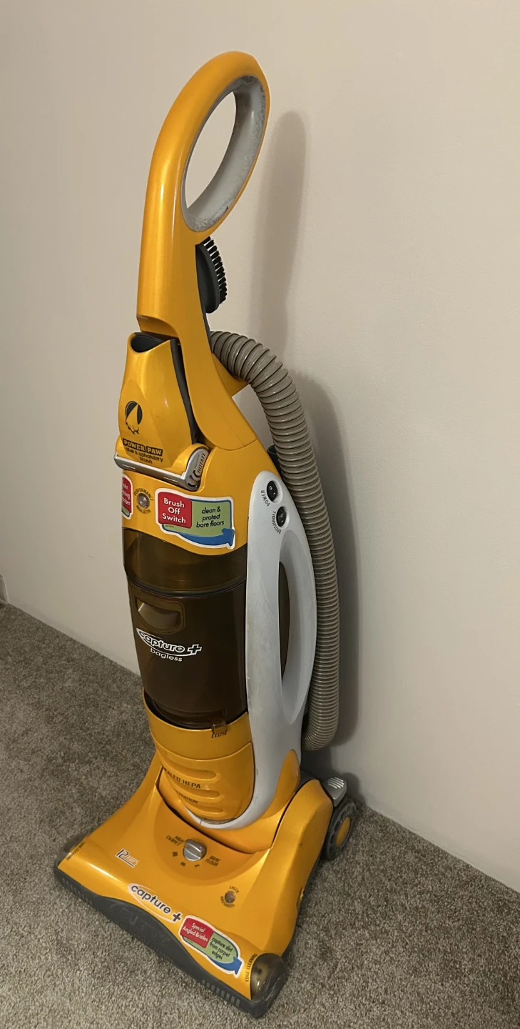 Eureka Capture+ Bagless Upright Vacuum Cleaner - photo 3
