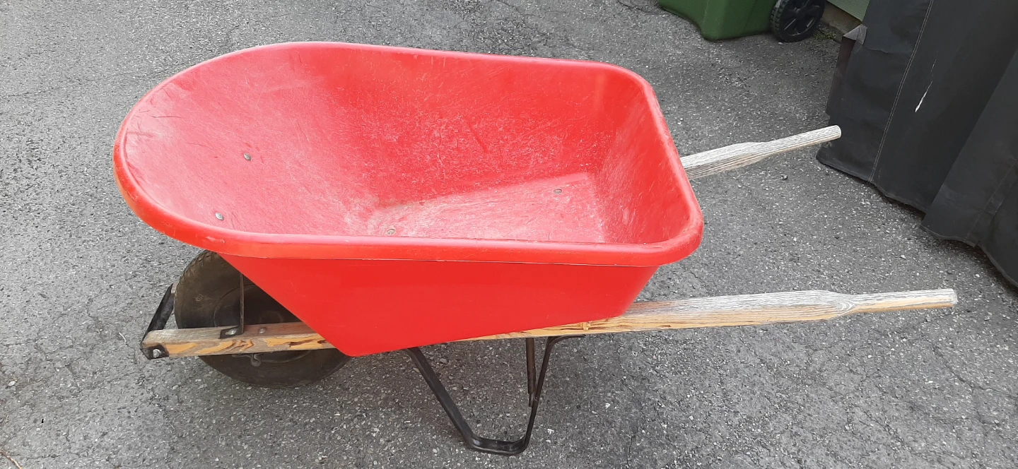 True Temper Premium Red Wheelbarrow