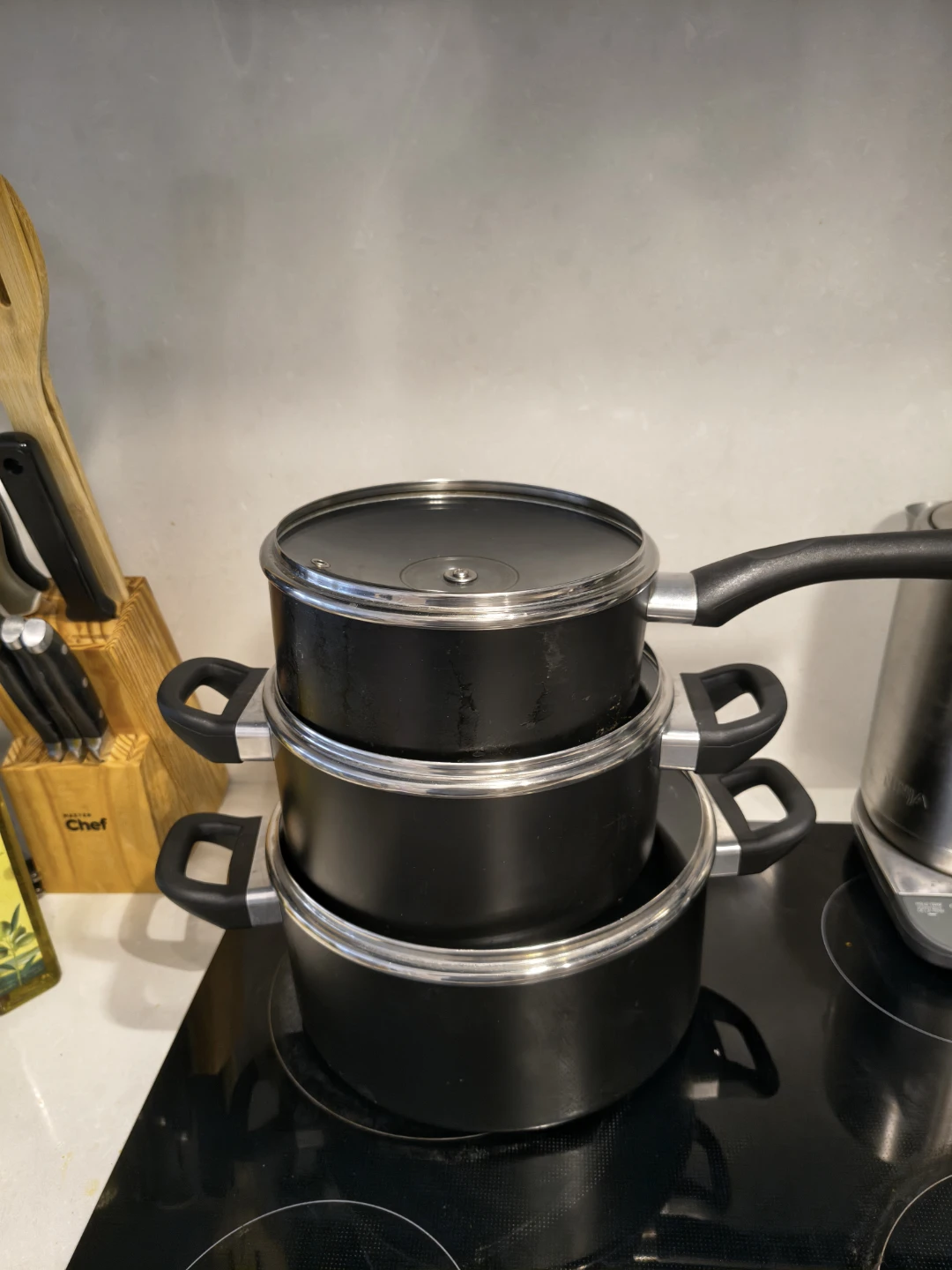 Set of 3 Black Pots with Lids
