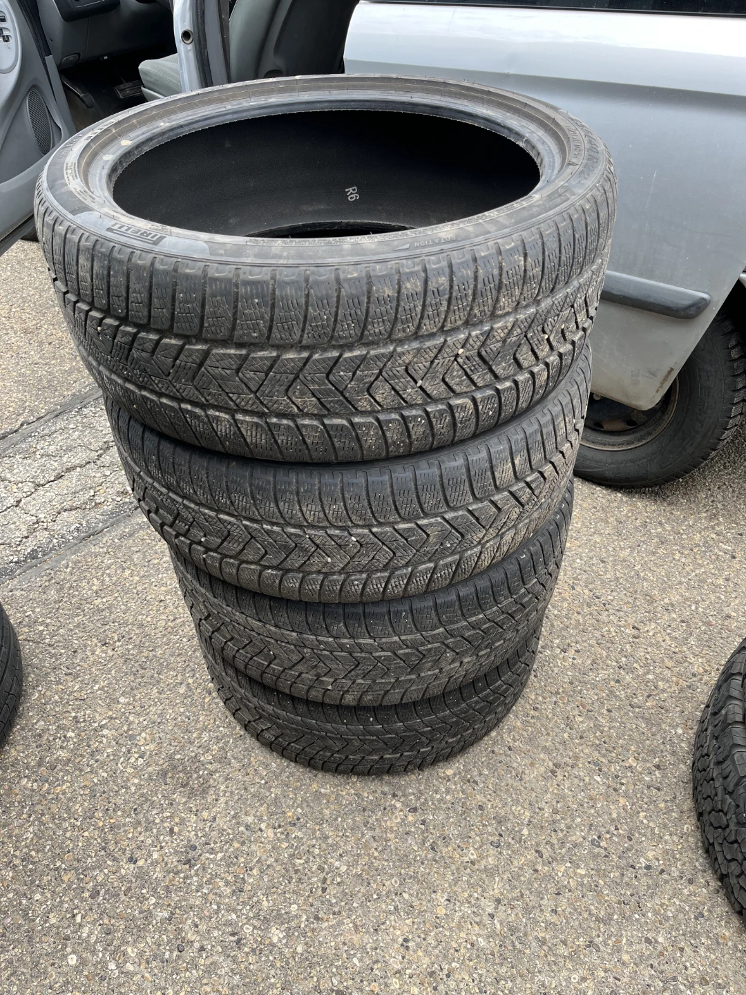 Set of 4 Tires - 265/35R22/ 255 40 R22