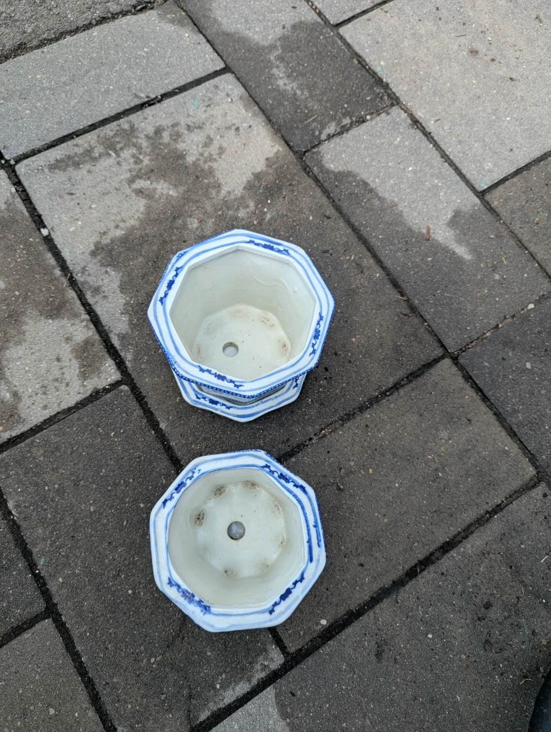 Pair of Ceramic Planters with Saucers - photo 2