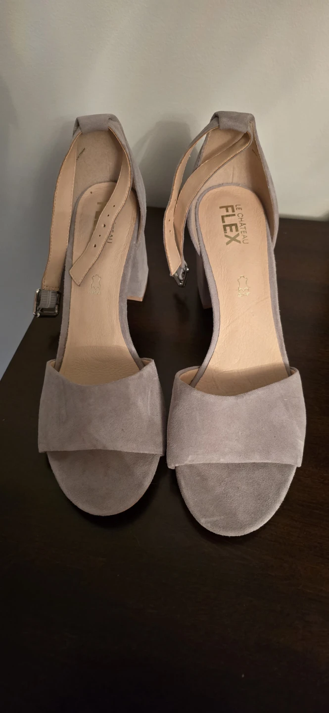 Le Château FLEX Grey Suede Block Heel Sandals