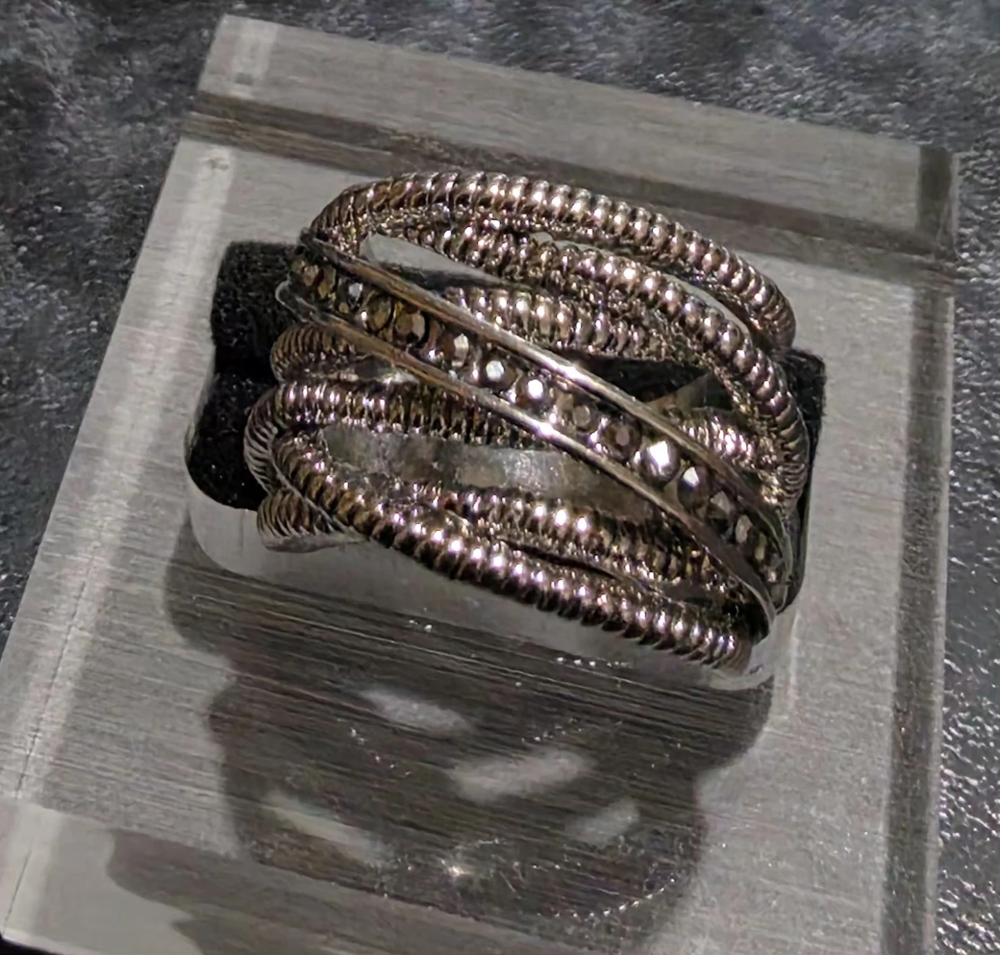 Pretty Silvertone Ring