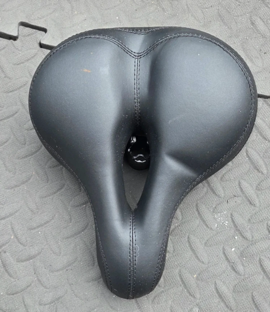 Black Comfort Bicycle Saddle - photo 3