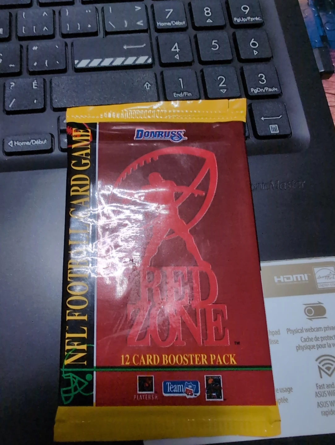 Donruss NFL Football Red Zone 12 Card Booster Pack