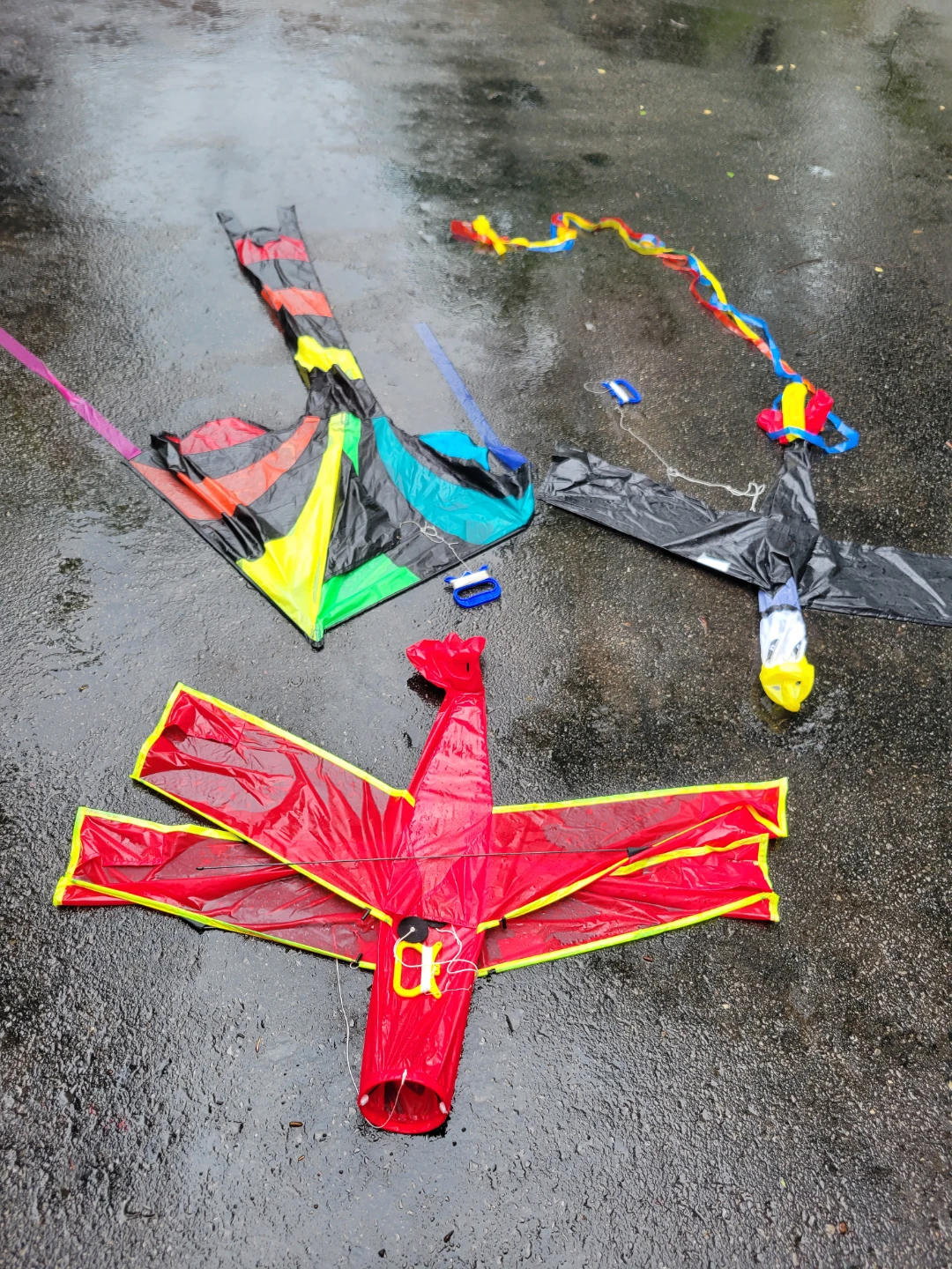 Assorted Kites Bundle 3for-$10 - photo 2