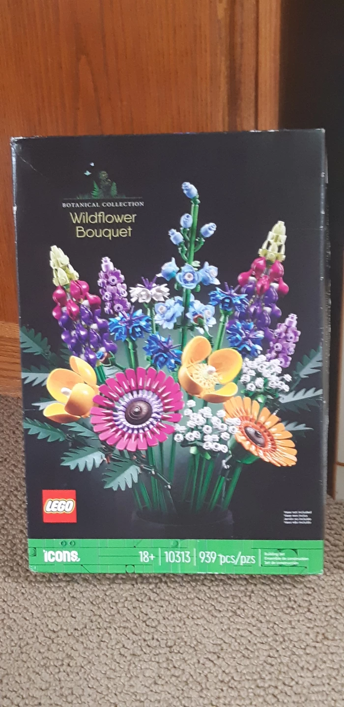 NEW!  LEGO Icons Wildflower Bouquet Set