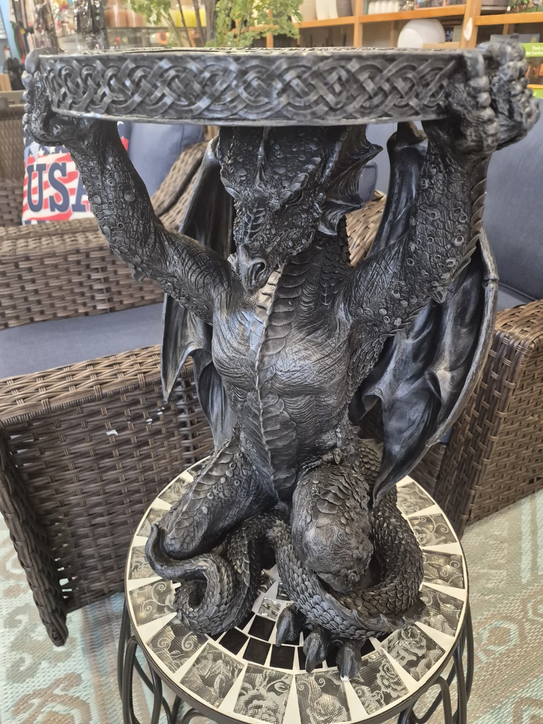 New unique resin Dragon Accent Table amazing details