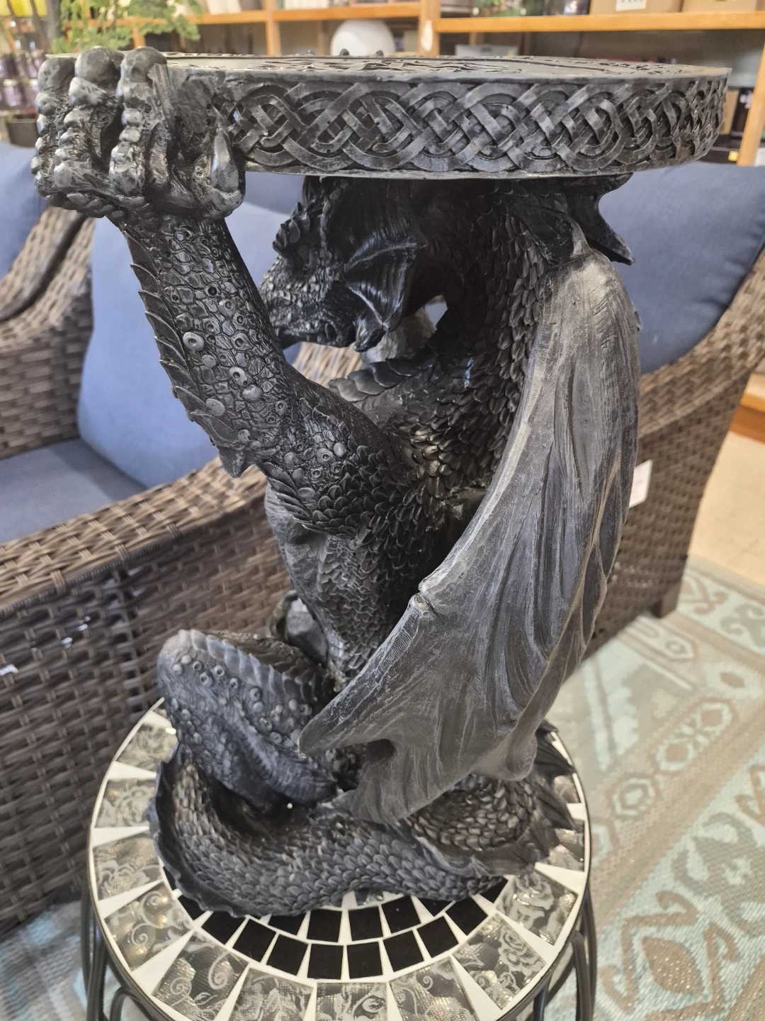 New unique resin Dragon Accent Table amazing details - photo 4