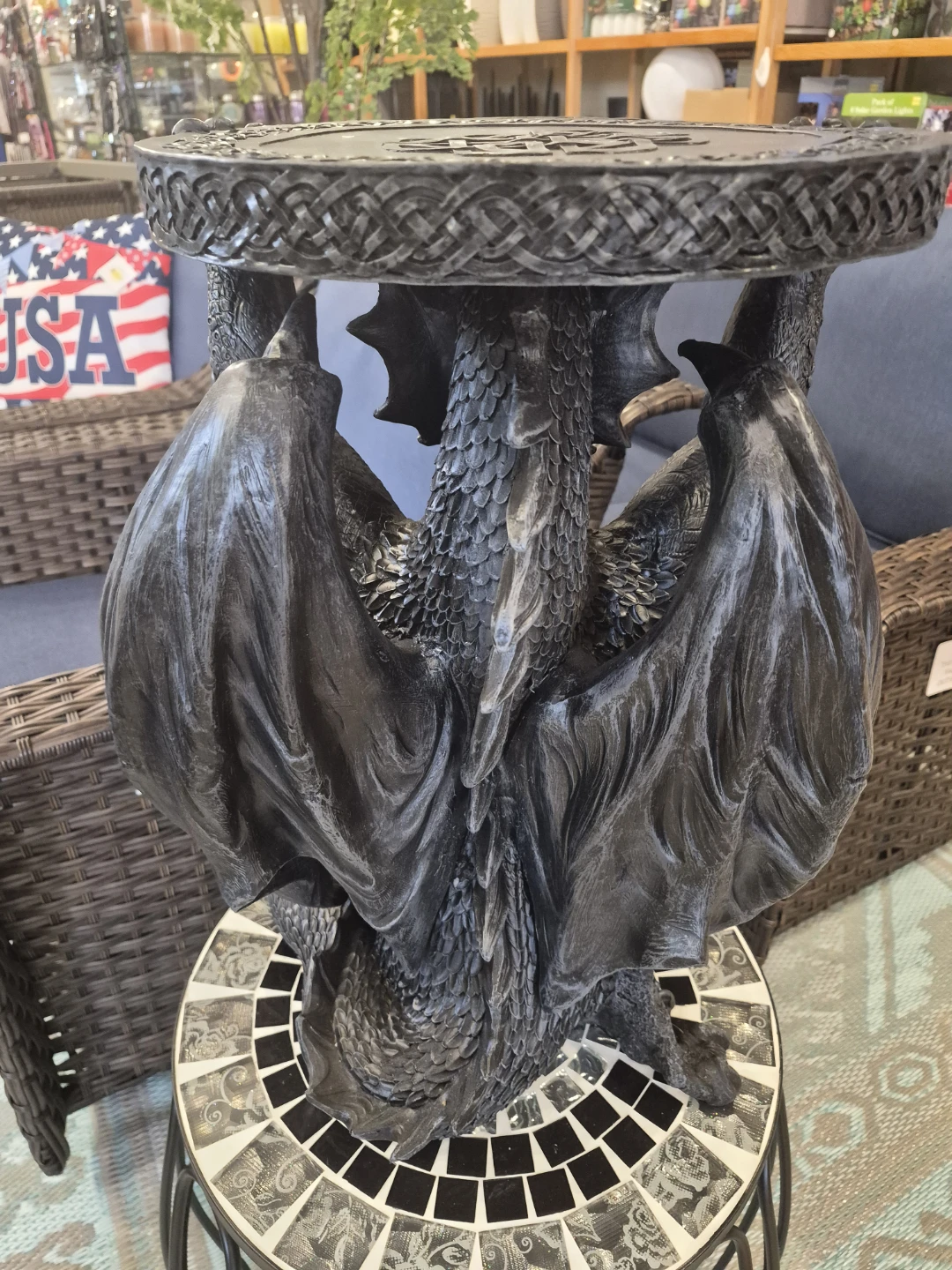 New unique resin Dragon Accent Table amazing details - photo 5