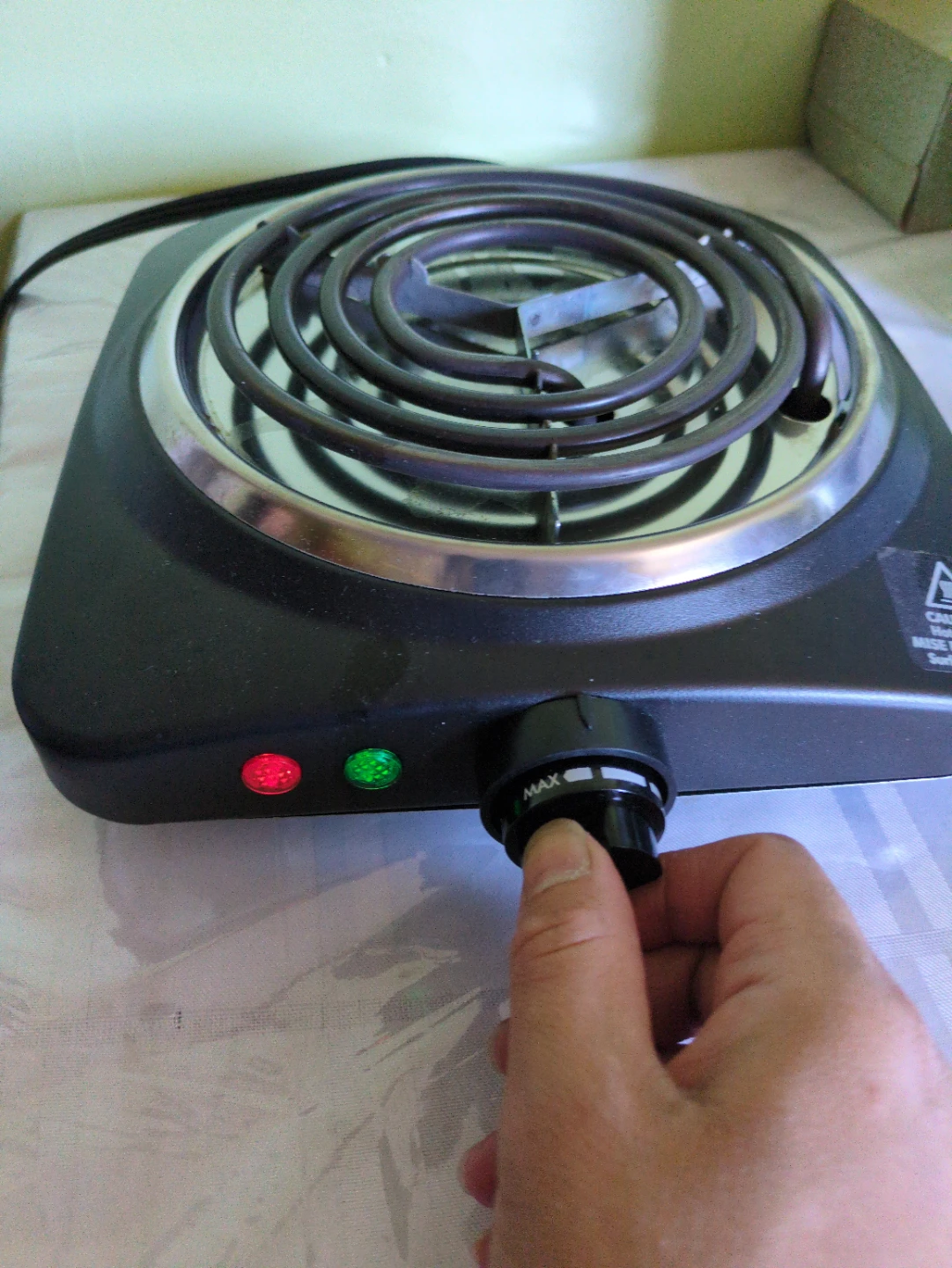 EVERYDAY ESSENTIALS 1000 W Single Burner Hotplate - photo 3