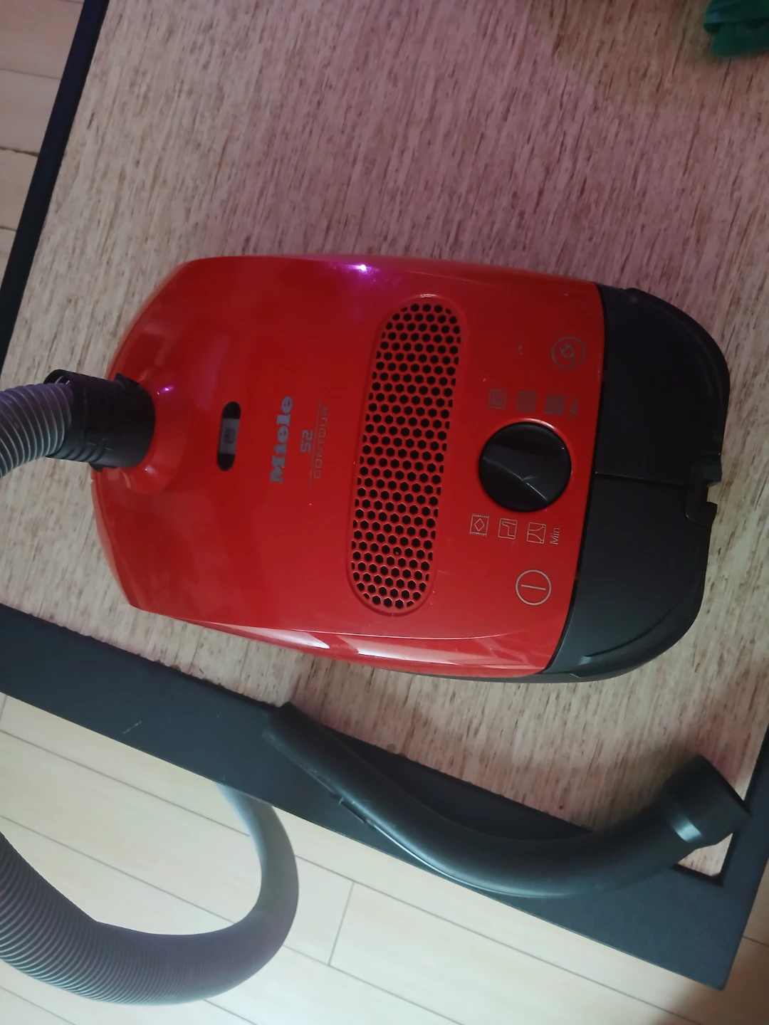 Miele S2 Contour Vacuum Cleaner - Red - photo 4