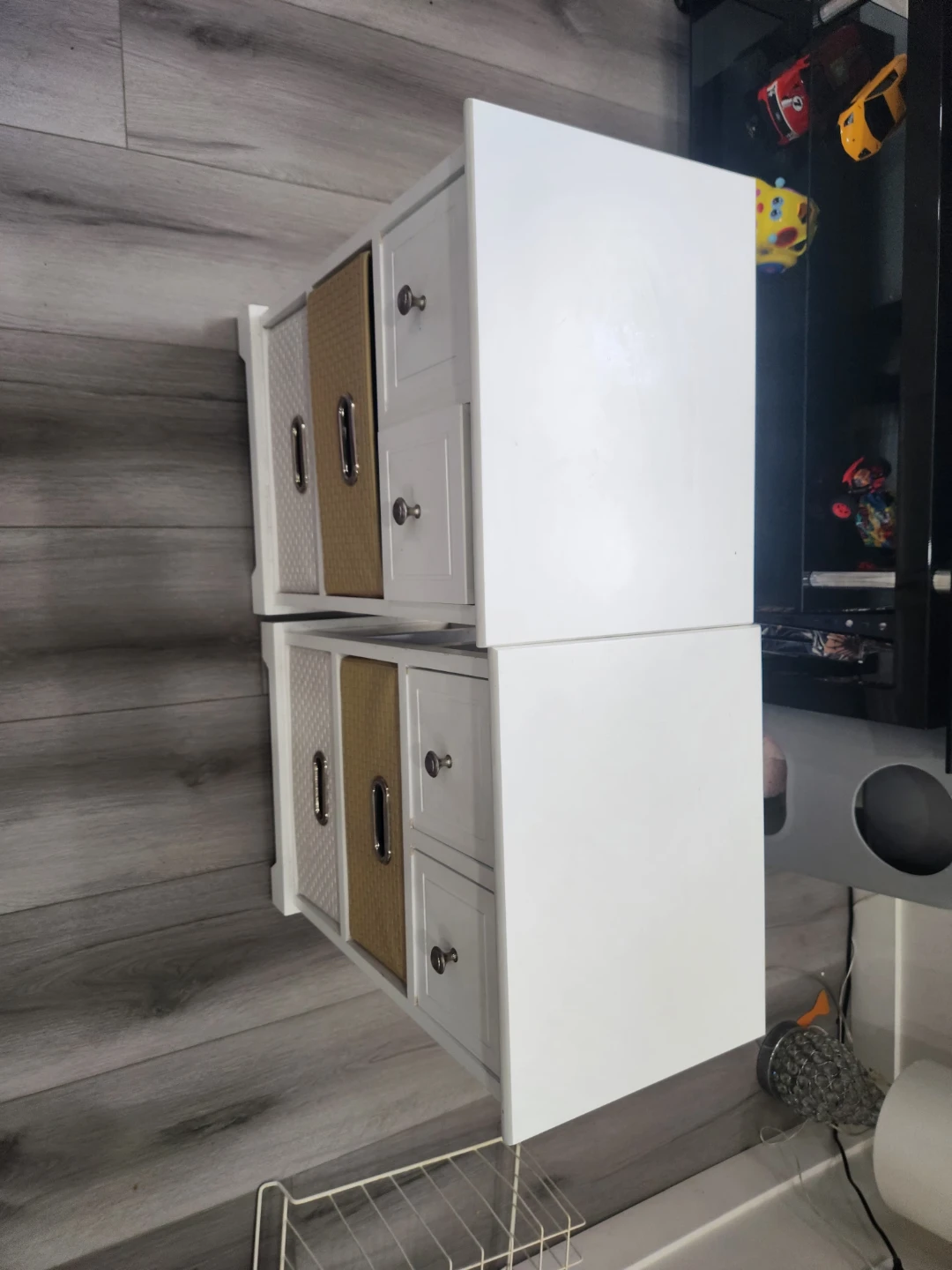 White Side Table with free lamp - photo 2