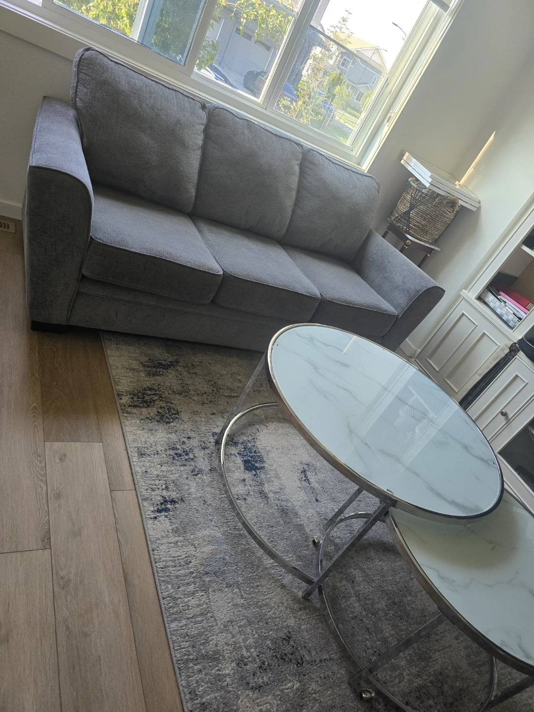 Moving sale! modern living room furniture in good  condition. - photo 4