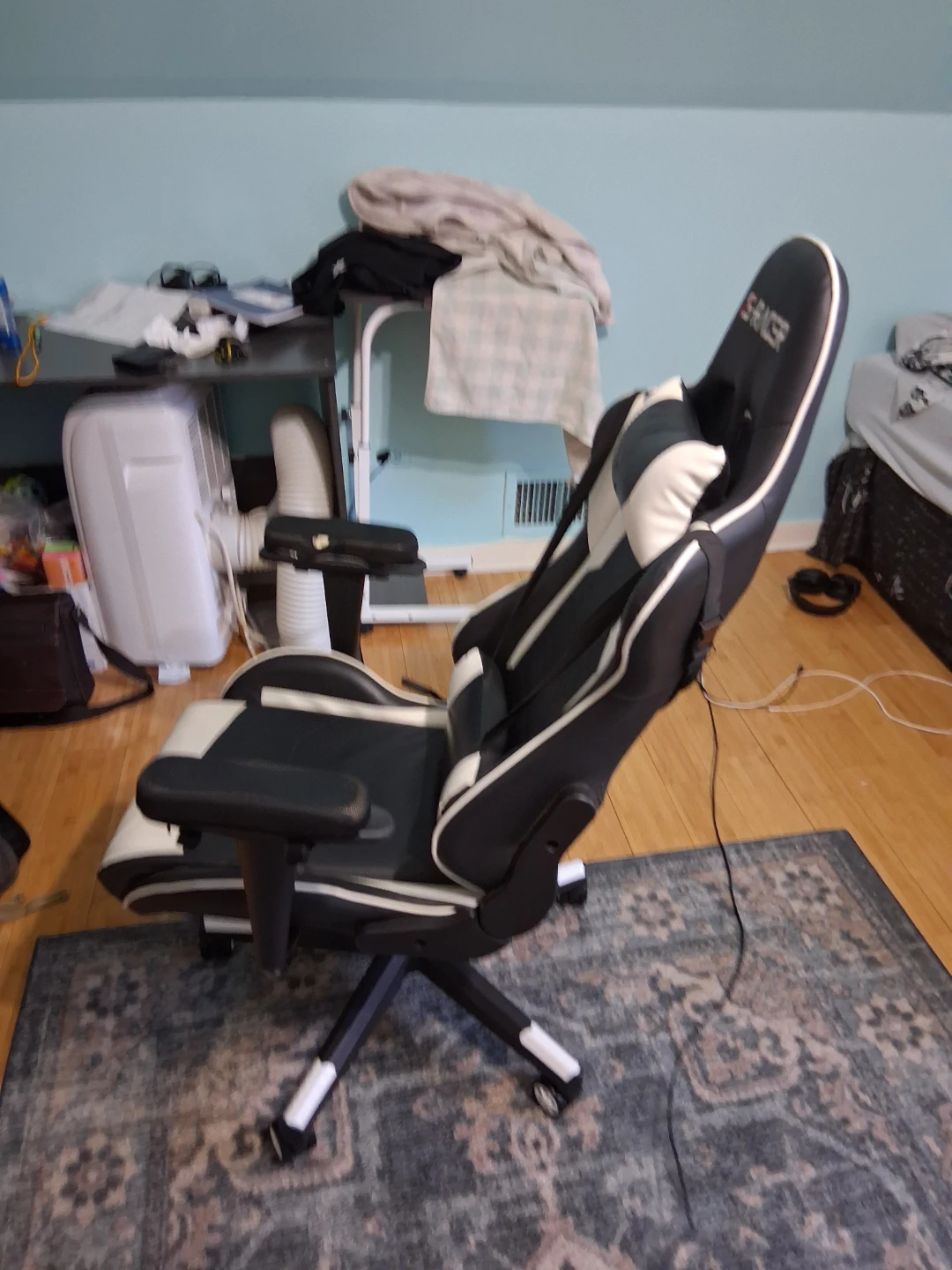 S-Racer Gaming Chair Just little damage - photo 4