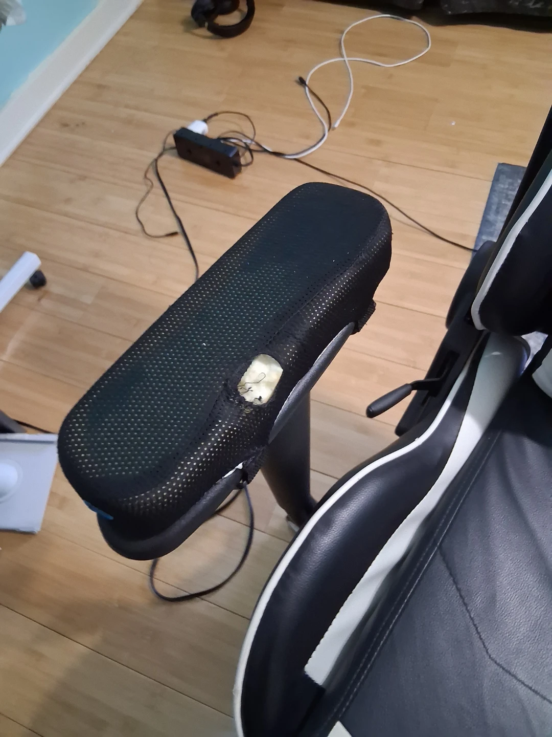 S-Racer Gaming Chair Just little damage - photo 5