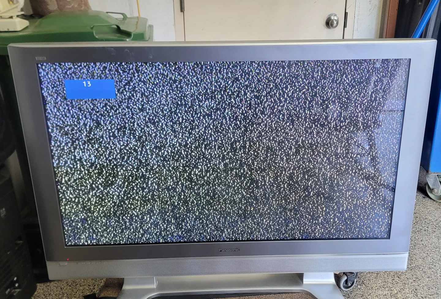 Panasonic Viera TV - photo 2