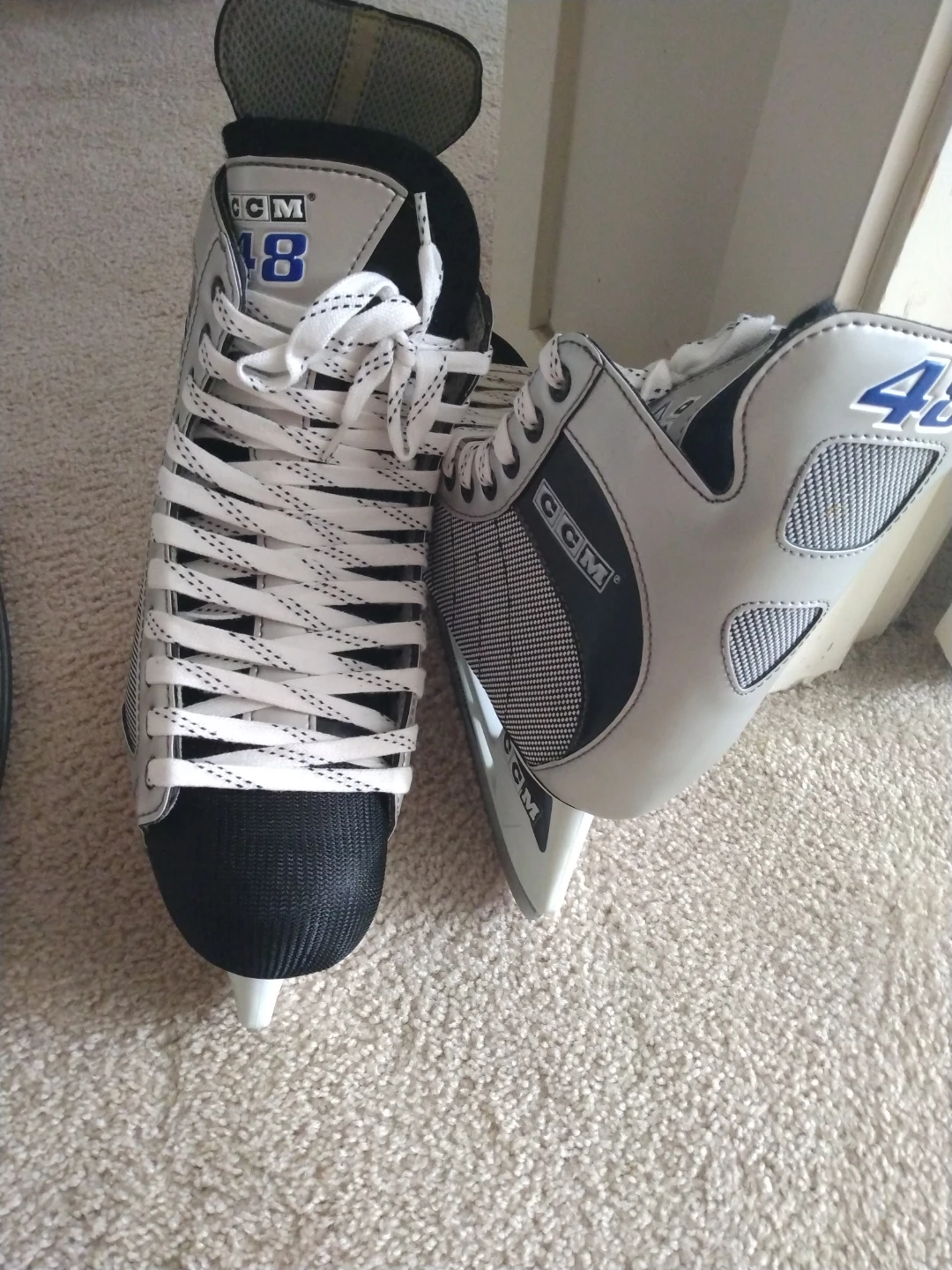 CCM 48 Hockey Skates - Size 9 - photo 2