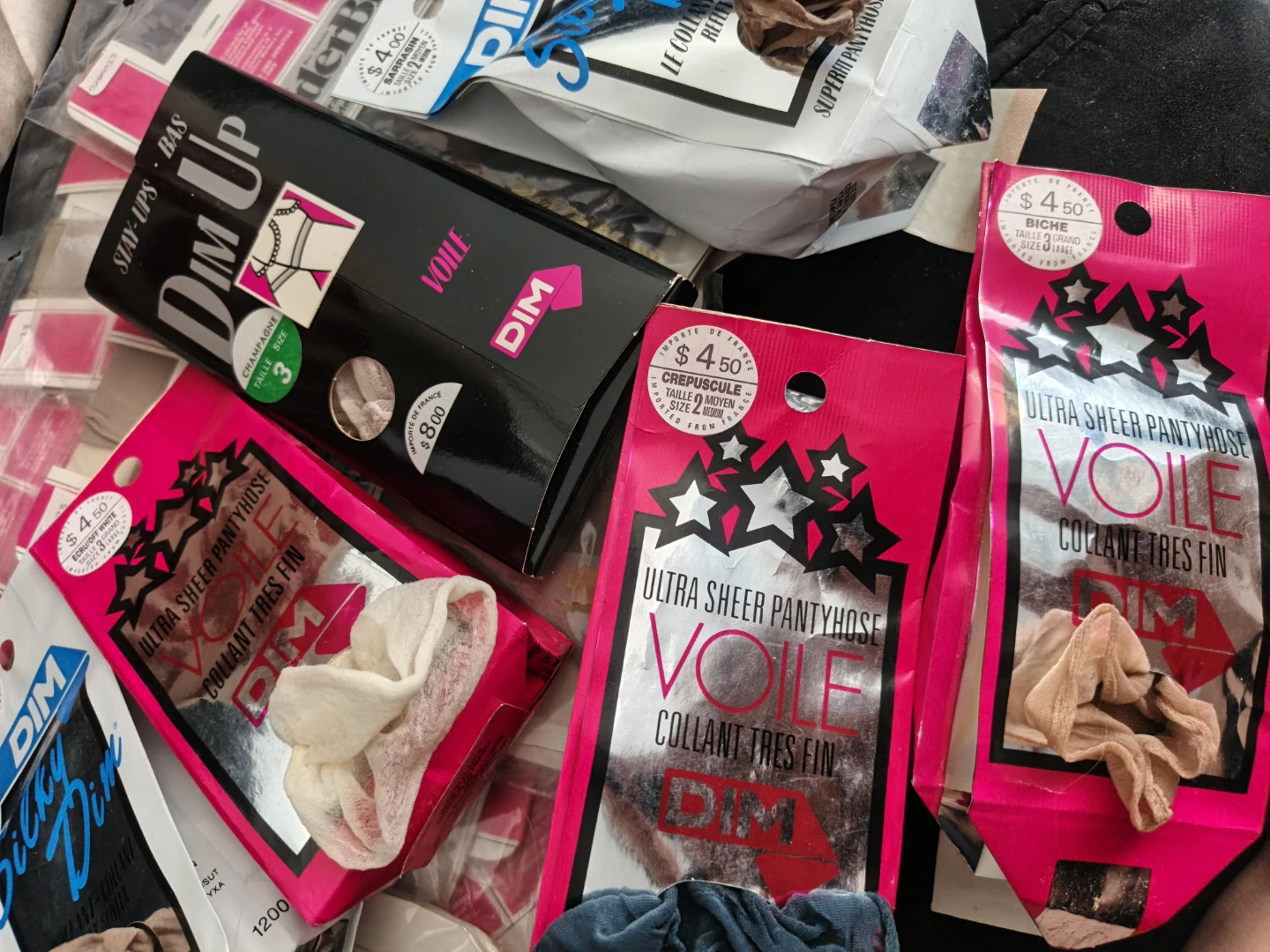 DIM Voile Ultra Sheer Pantyhose & WonderBra Hosiery Bundle