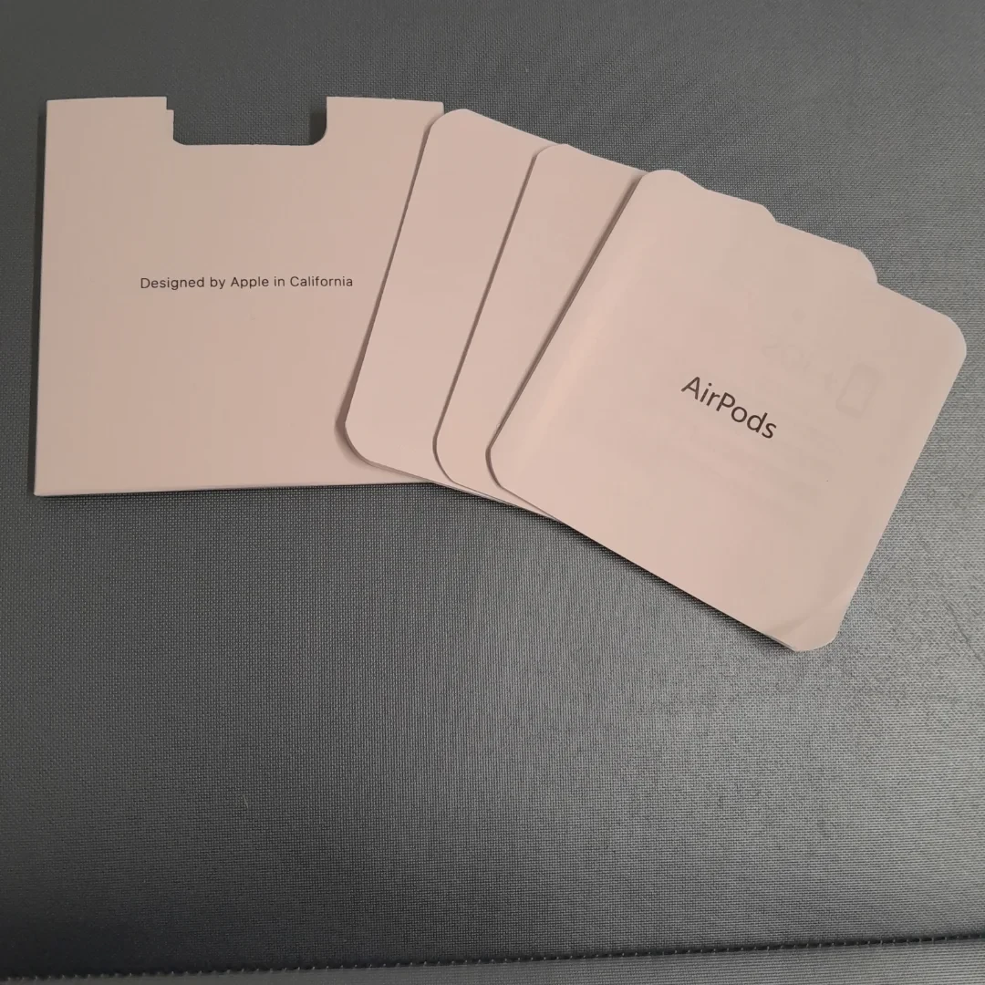 Apple AirPods with Wireless Charging Case - photo 3