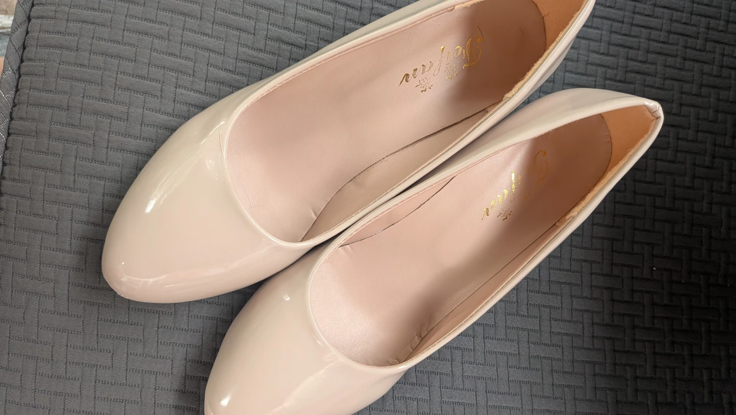 Women's Champagne Patent Pumps sz 8-8.5