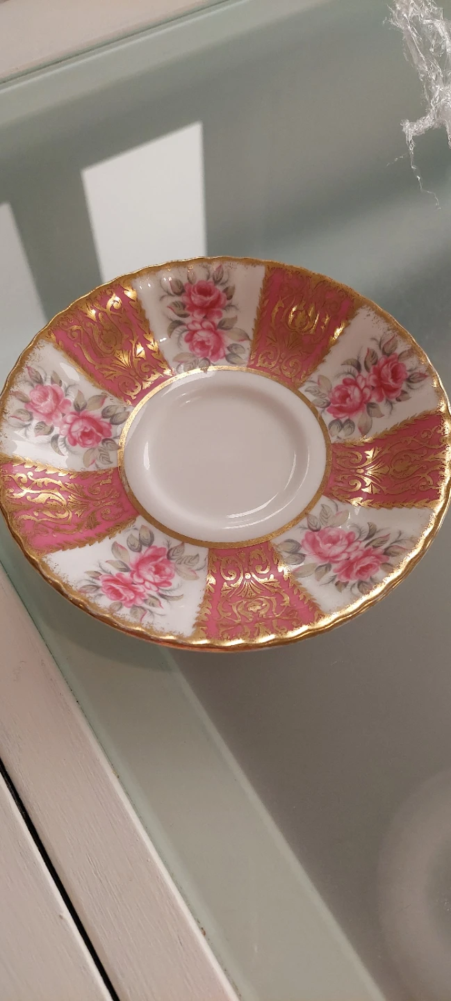 Paragon Fine Bone China Teacup and Saucer Set - photo 3