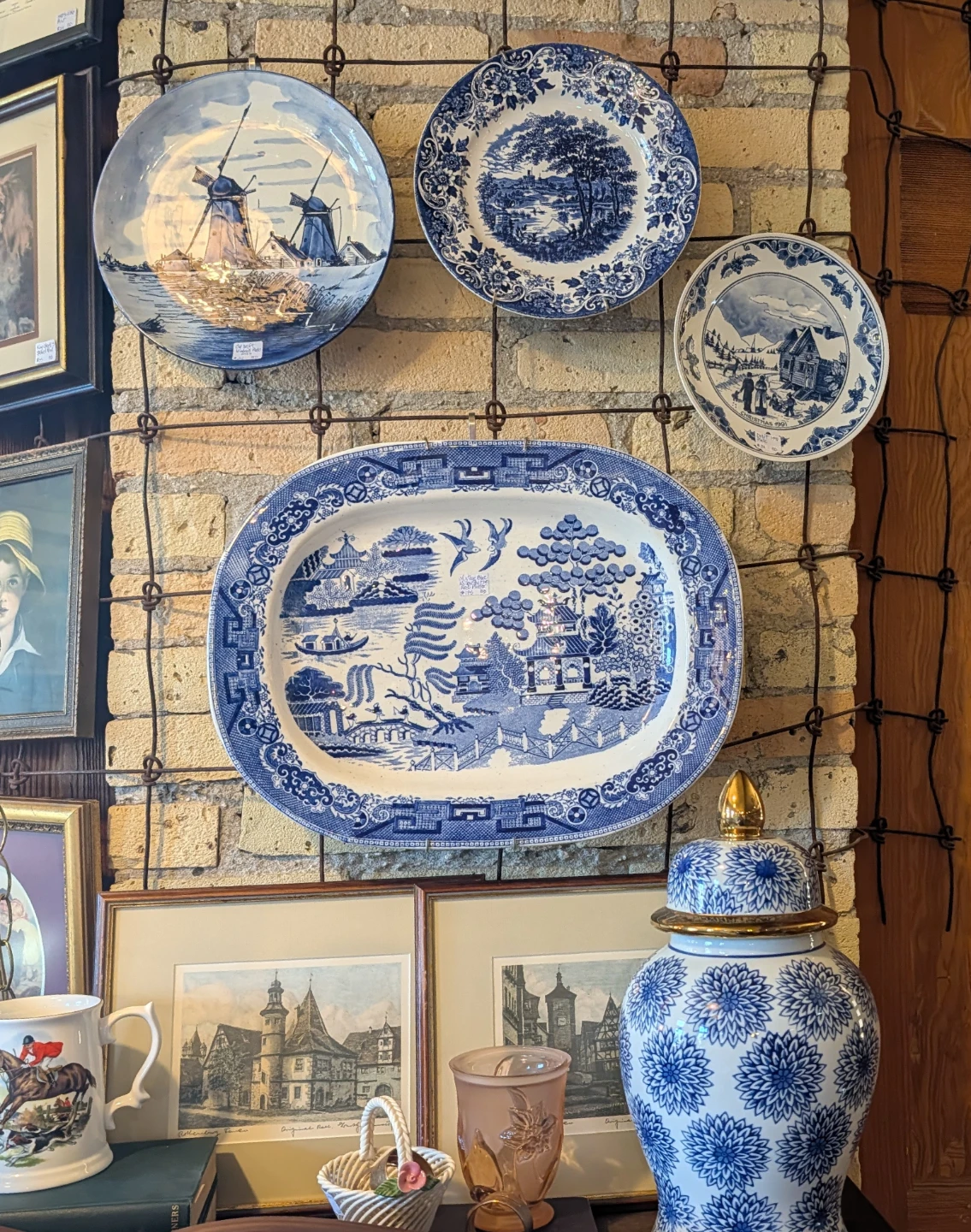 English Cottage Collection Vintage Booth