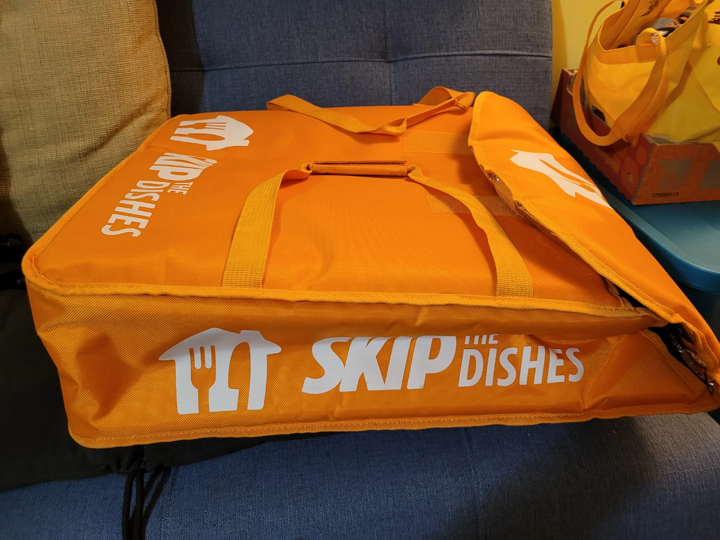 SkipTheDishes Insulated pizza Delivery Bag