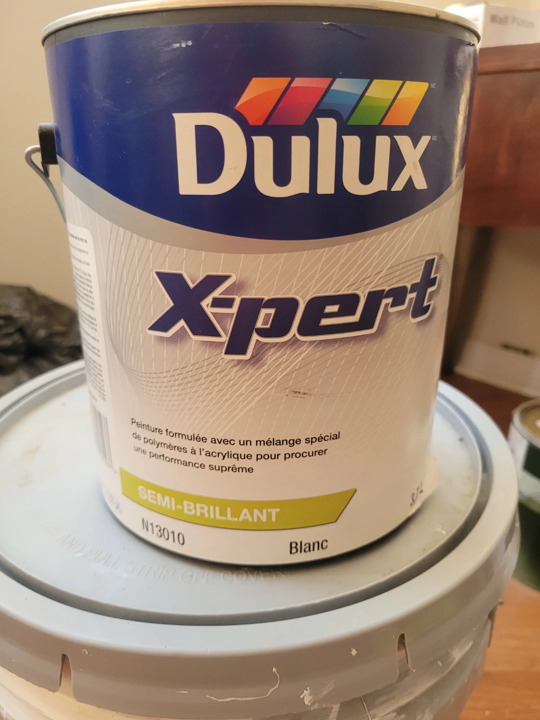 Dulux X-pert Semi-Brillant White Paint