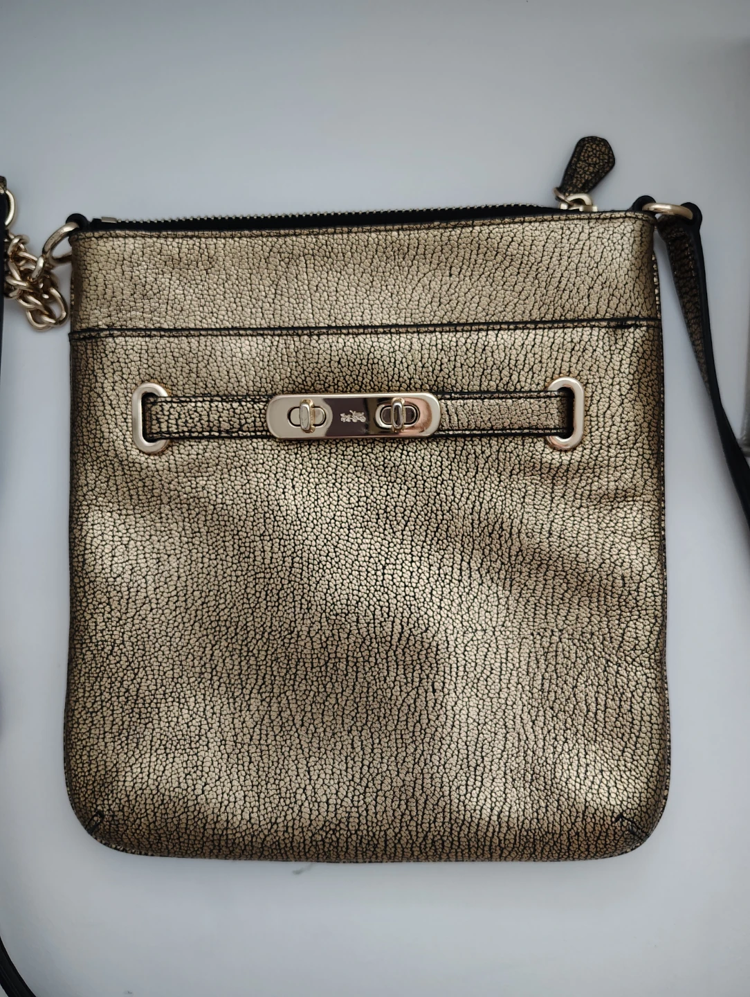 😍 Stunning Coach Metallic Gold Crossbody Bag – 8" x 9"
