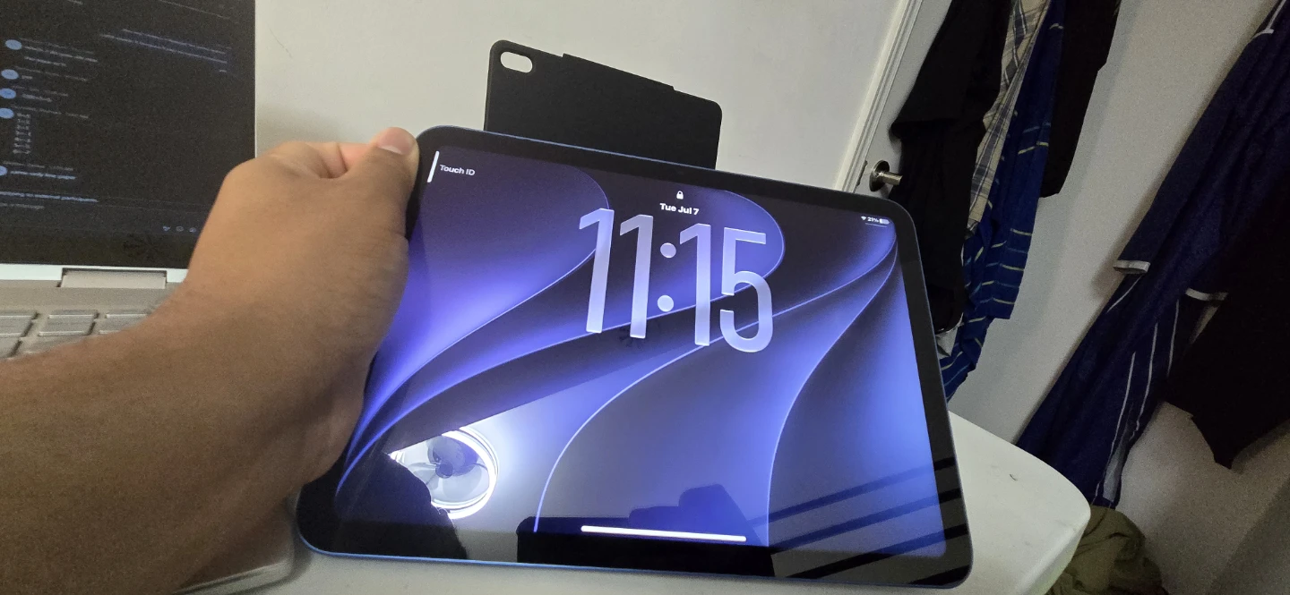 Apple iPad (10th Gen) - Blue - photo 3