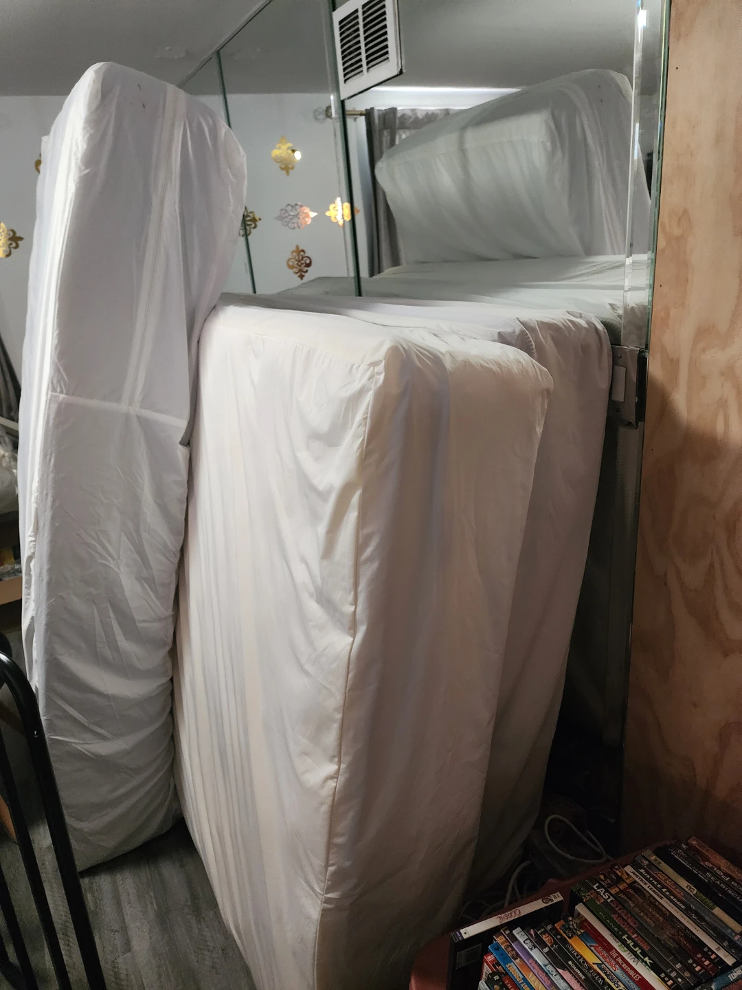 Wooden Headboard Metal Bed Frame - photo 2
