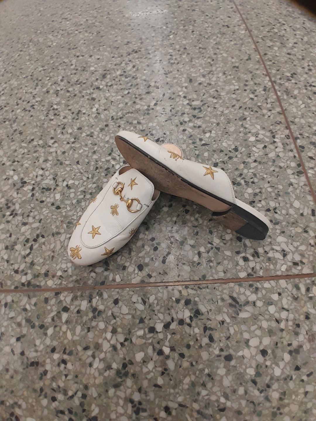White Gucci Mules with Bee and Star Embroidery Women's Size 5 5 - photo 2