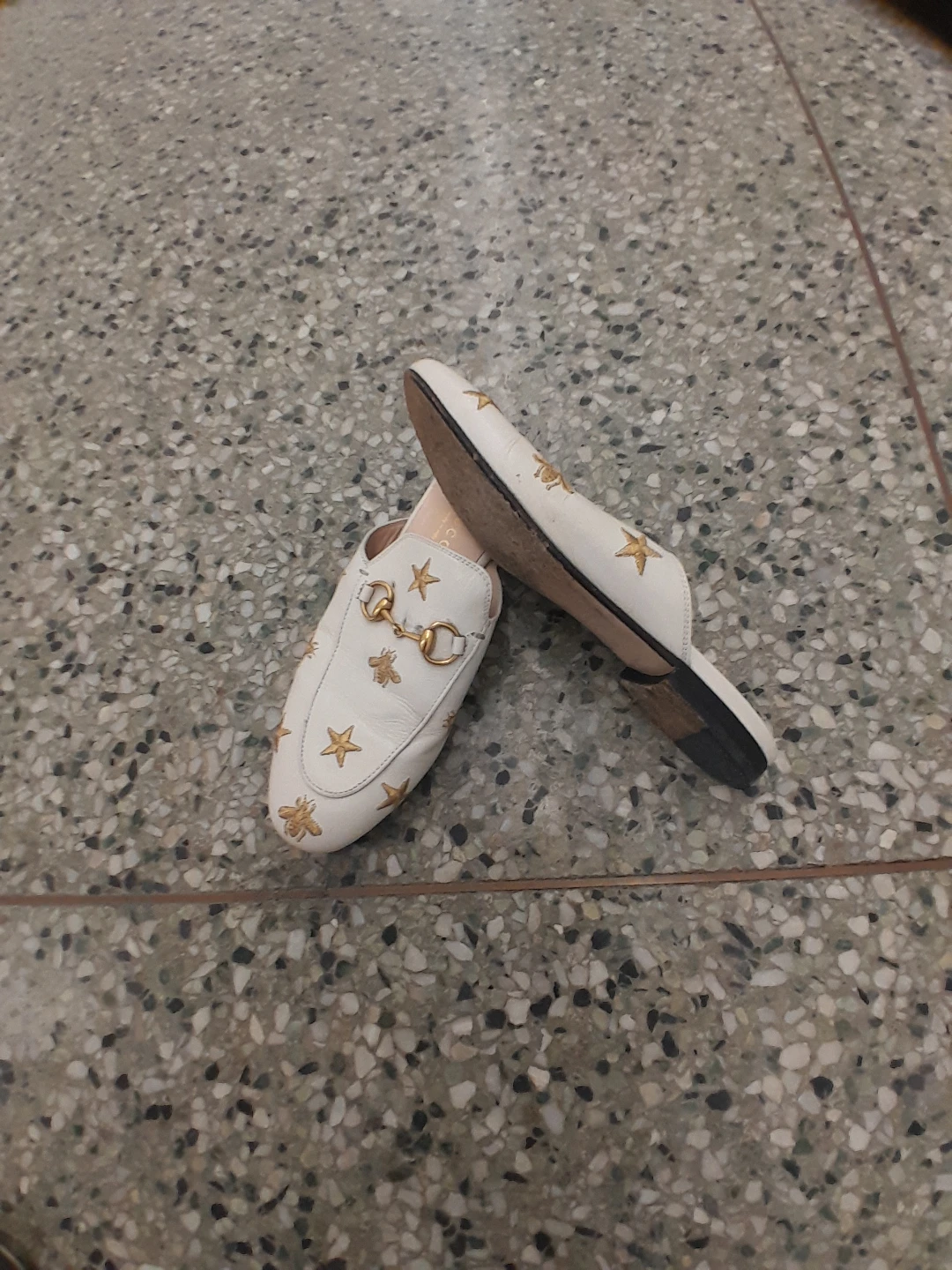 White Gucci Mules with Bee and Star Embroidery Women's Size 5 5 - photo 5