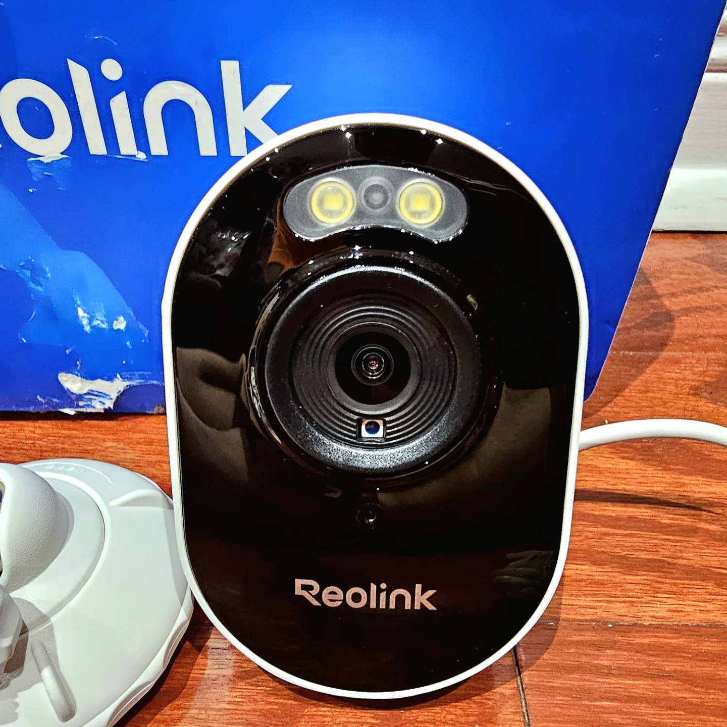 Reolink Lumus 2K 4MP WiFi Security Camera Indoor & Outdoor - photo 2