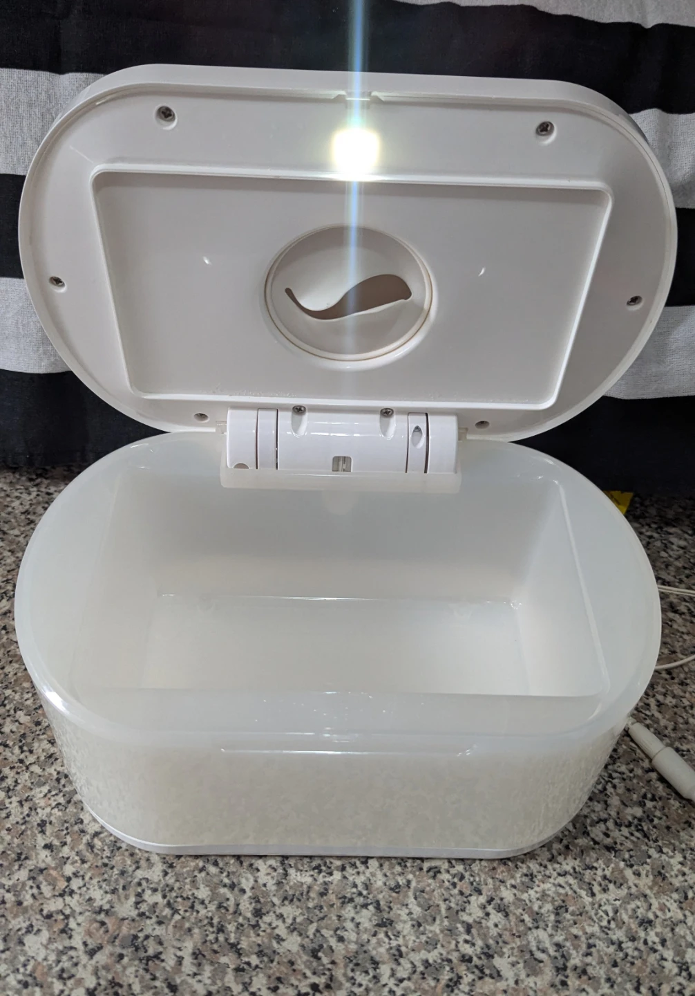 Munchkin White Baby Wipe Warmer with Light - photo 3