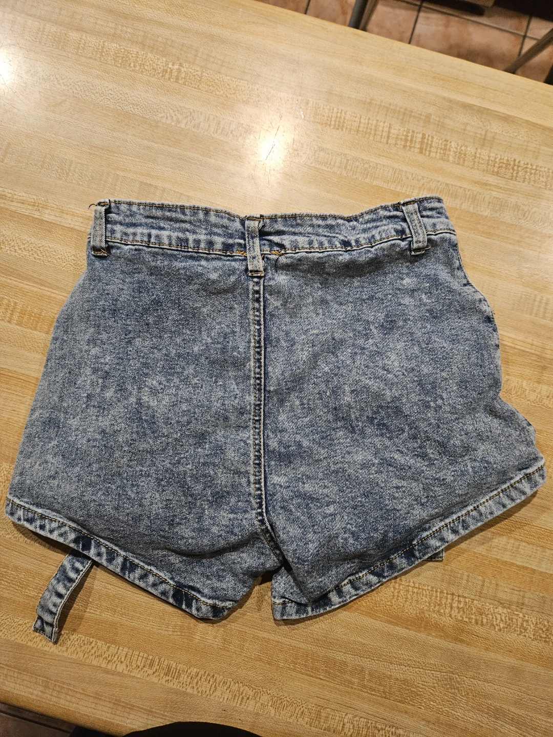 Daisy Cargo Denim Shorts Size S - photo 4